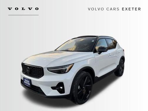 2026 Volvo XC40 B5 Ultra Black Edition