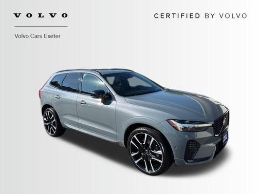 2024 Volvo XC60 B5 Ultimate Dark Theme