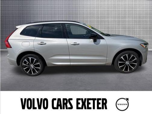 2023 Volvo XC60 B5 Plus Dark Theme