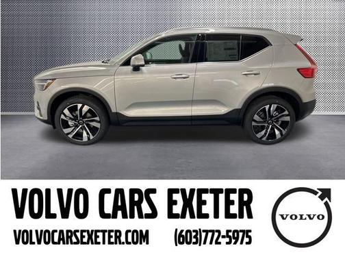 2025 Volvo XC40 B5 Plus Bright Theme