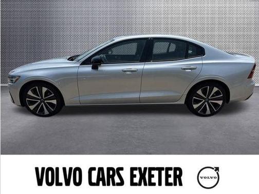 2022 Volvo S60 B5 Momentum