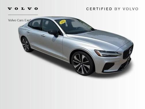 2022 Volvo S60 B5 Momentum