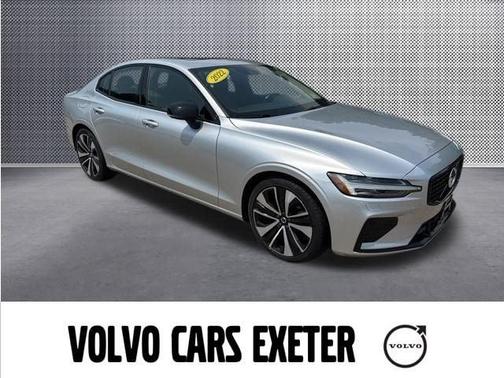 2022 Volvo S60 B5 Momentum