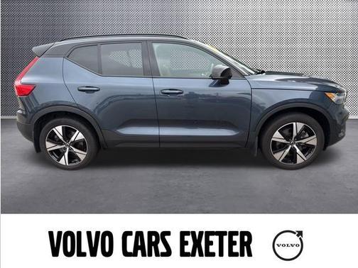 2022 Volvo XC40 Recharge Pure Electric P8 Twin Plus