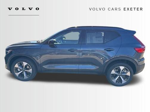 2026 Volvo XC40 B5 Core