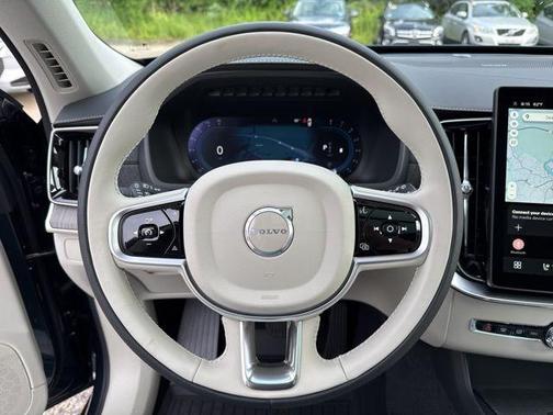 2025 Volvo XC90 B6 Ultra