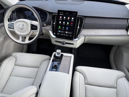 2025 Volvo XC90 B6 Ultra