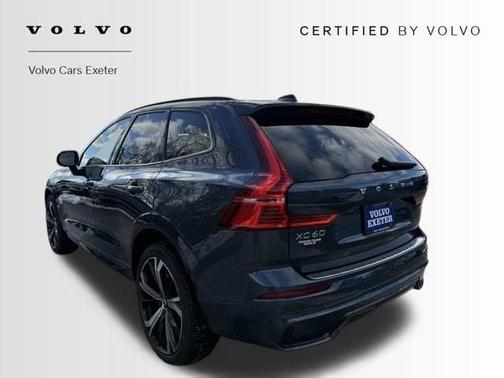 2023 Volvo XC60 B5 Ultimate Dark Theme