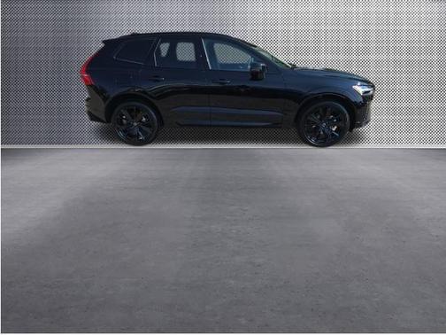 2025 Volvo XC60 B5 Ultra Black Edition