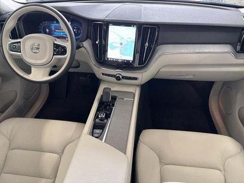 2025 Volvo XC60 Plug-In Hybrid T8 Plus