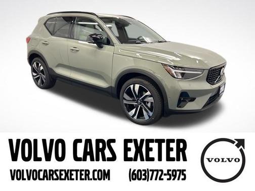 2025 Volvo XC40 B5 Plus Dark Theme