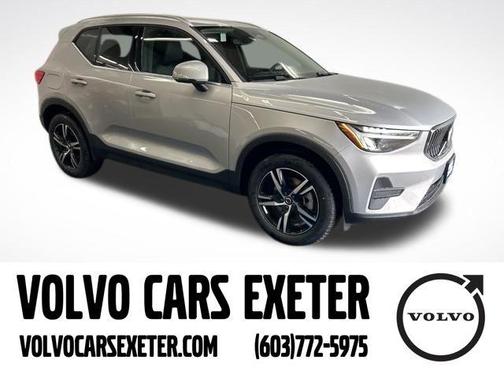 2025 Volvo XC40 B5 Core Bright Theme
