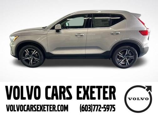2025 Volvo XC40 B5 Core Bright Theme