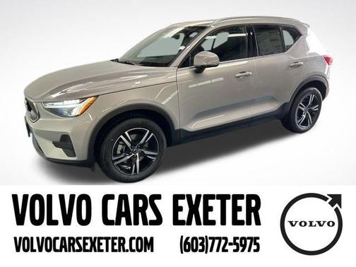 2025 Volvo XC40 B5 Core Bright Theme