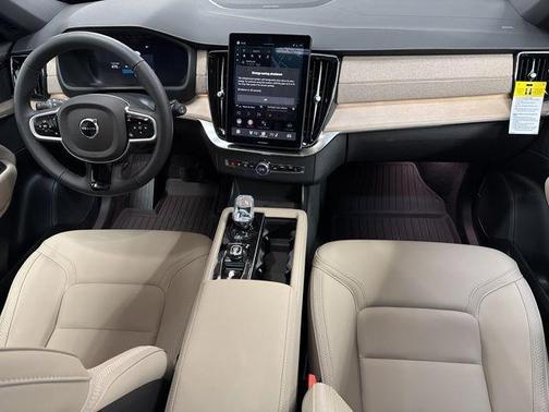 2026 Volvo XC90 B6 Plus 6-Seater