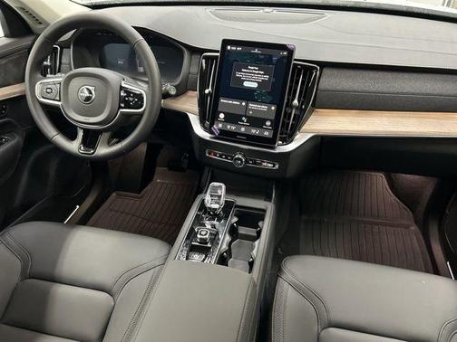 2025 Volvo XC90 Plug-In Hybrid T8 Plus 7-Seater
