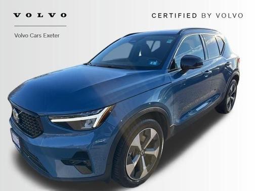 2023 Volvo XC40 B5 Plus Dark Theme
