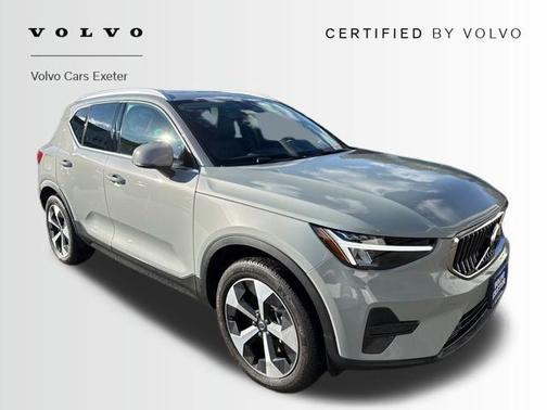 2025 Volvo XC40 B5 Core Bright Theme