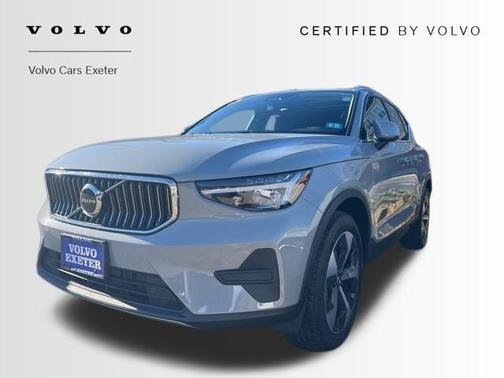 2025 Volvo XC40 B5 Core Bright Theme