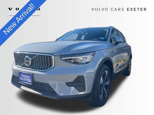2025 Volvo XC40 B5 Core Bright Theme