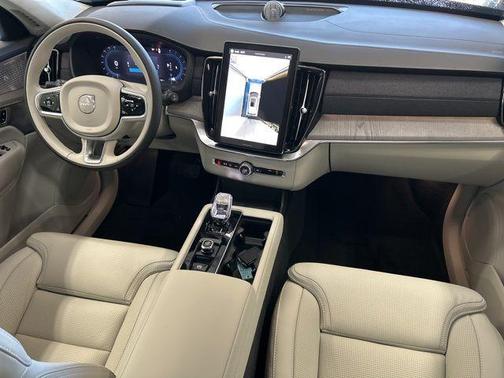 2025 Volvo XC90 B6 Ultra