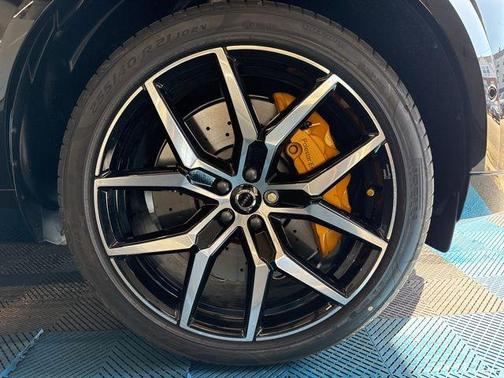2025 Volvo XC60 Plug-In Hybrid T8 Polestar Engineered