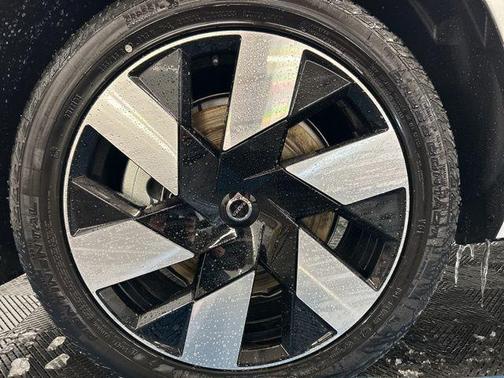 2025 Volvo XC60 Plug-In Hybrid T8 Plus