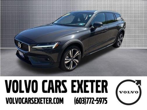 2025 Volvo V60 Cross Country B5 Plus