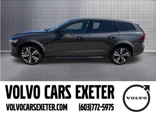 2025 Volvo V60 Cross Country B5 Plus
