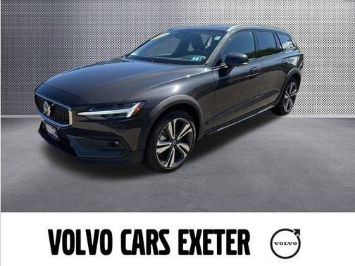 2025 Volvo V60 Cross Country B5 Plus