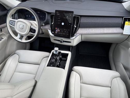 2026 Volvo XC90 B6 Ultra 6-Seater