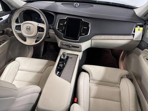 2025 Volvo XC90 B6 Ultra
