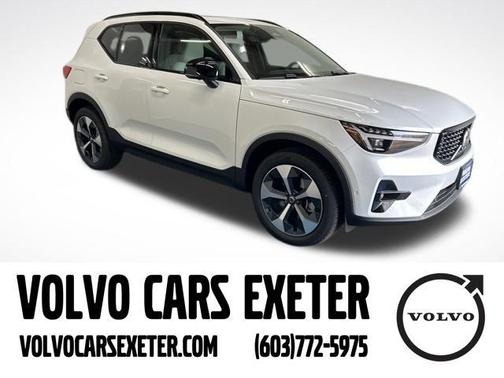 2025 Volvo XC40 B5 Plus Dark Theme