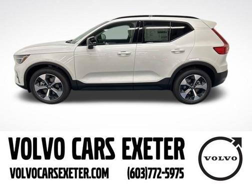 2025 Volvo XC40 B5 Plus Dark Theme