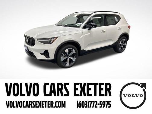 2025 Volvo XC40 B5 Plus Dark Theme