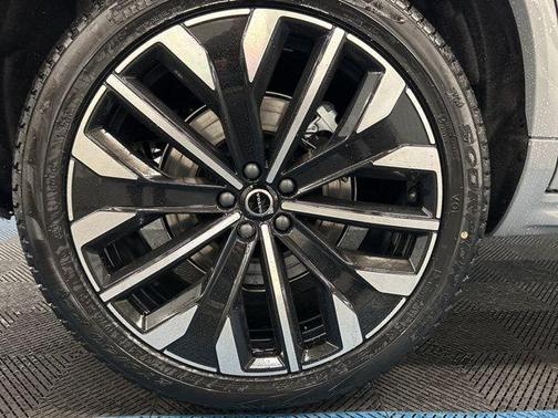 2025 Volvo XC90 Plug-In Hybrid T8 Ultra 7-Seater