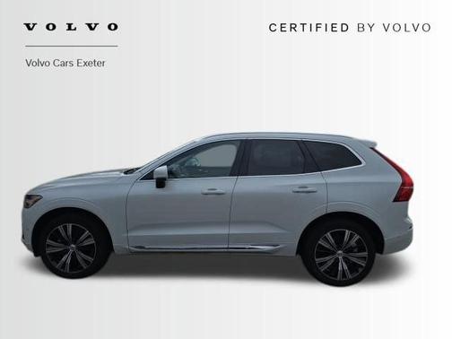 Crystal White Metallic 2023 Volvo XC60 B5 Ultimate Bright Theme