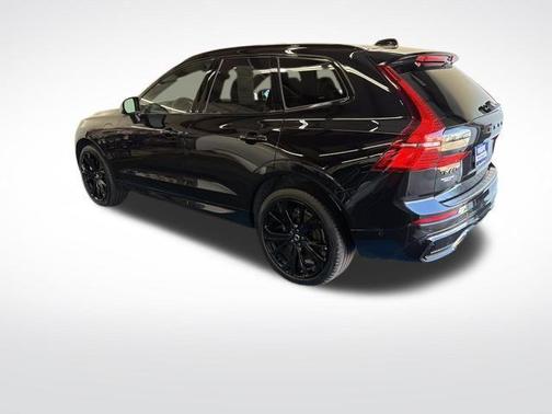 2024 Volvo XC60 Recharge Plug-In Hybrid T8 Ultimate Black Edition