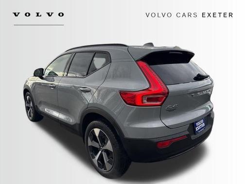 2026 Volvo XC40 B5 Plus