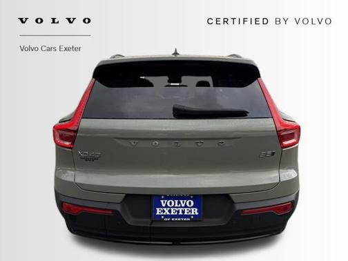 2023 Volvo XC40 B5 Plus Dark Theme