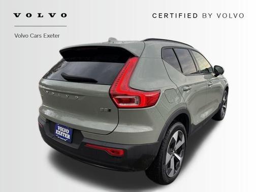 2023 Volvo XC40 B5 Plus Dark Theme
