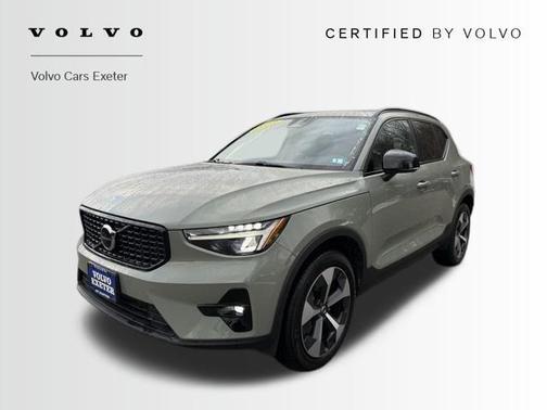 2023 Volvo XC40 B5 Plus Dark Theme