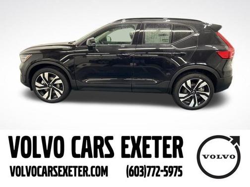 2025 Volvo XC40 B5 Plus Dark Theme