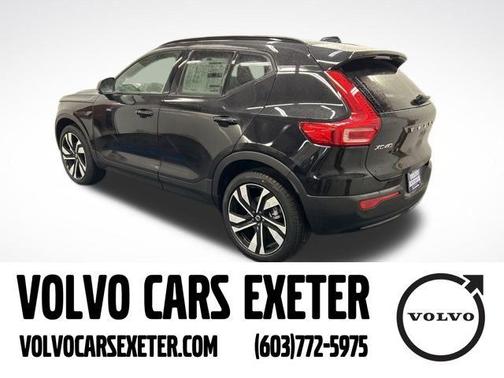 2025 Volvo XC40 B5 Plus Dark Theme
