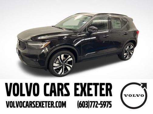 2025 Volvo XC40 B5 Plus Dark Theme