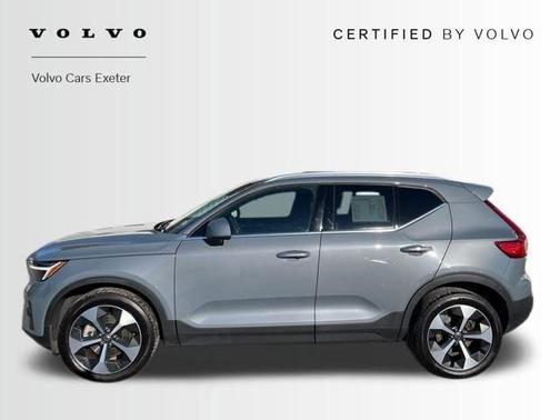 2023 Volvo XC40 B5 Plus Bright Theme