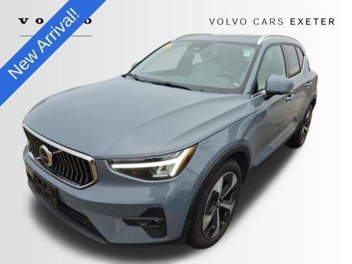 2023 Volvo XC40 B5 Plus Bright Theme