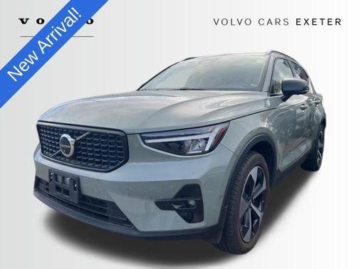 2024 Volvo XC40 B5 Plus Dark Theme
