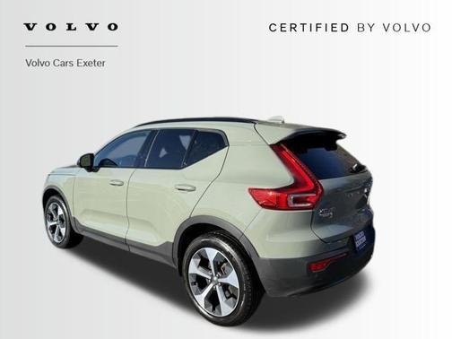 2024 Volvo XC40 B5 Plus Dark Theme