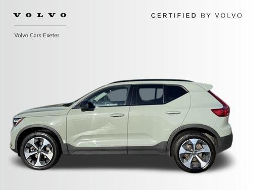 2024 Volvo XC40 B5 Plus Dark Theme